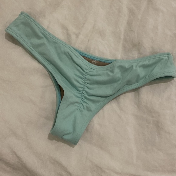 Midori Bikini Bottom - Picture 2 of 3